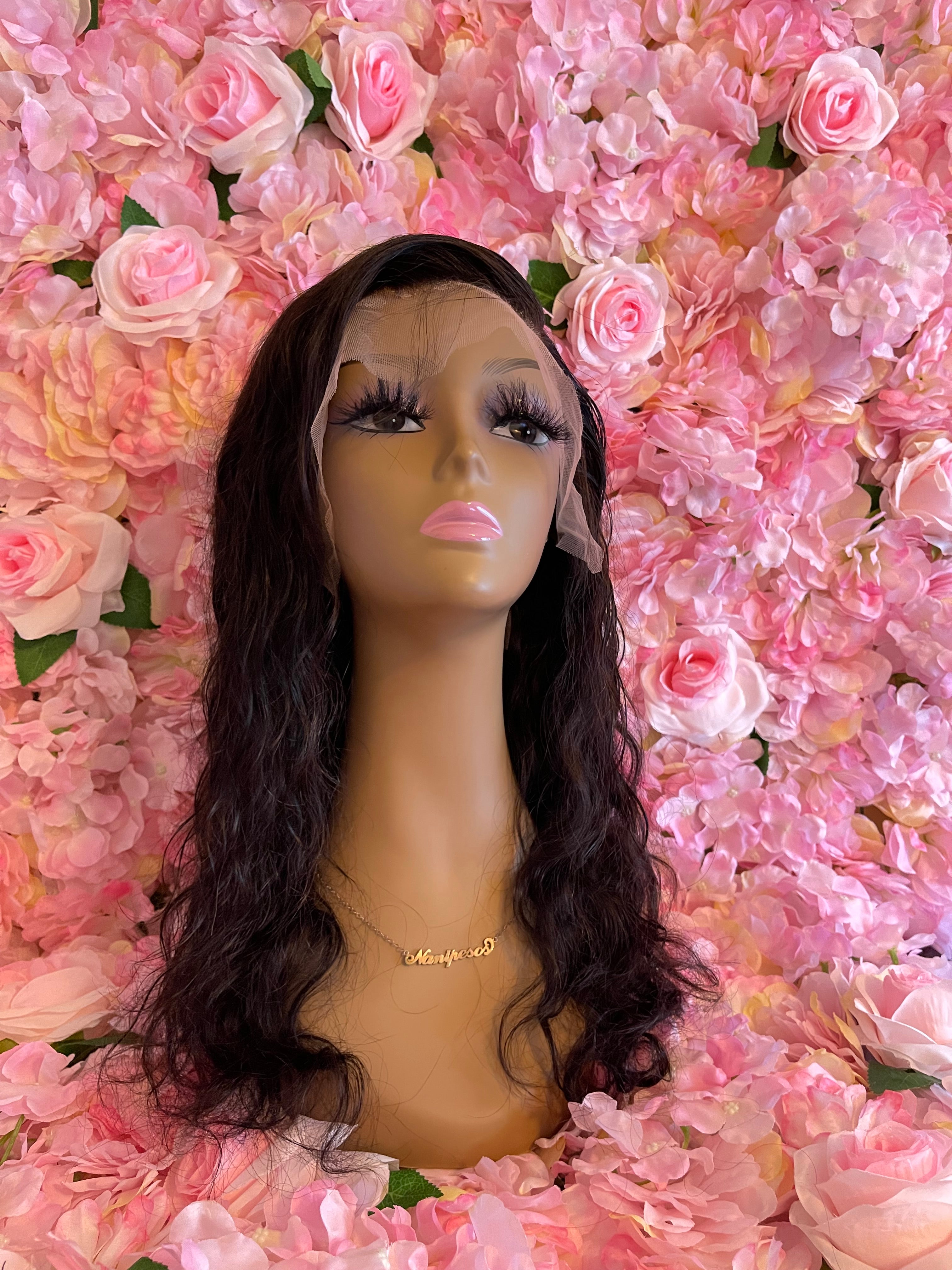 "Pesos" Wavy Frontal Wig