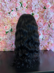 "Pesos" Wavy Frontal Wig