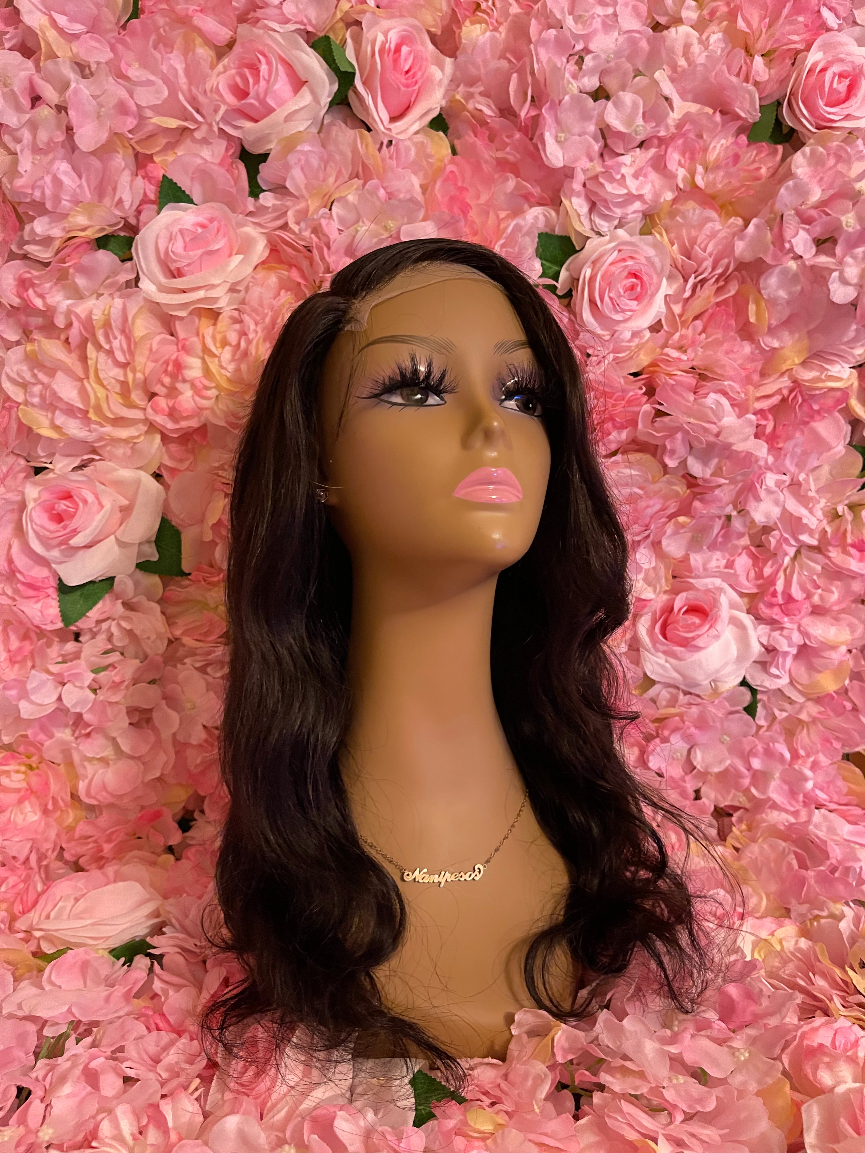 "Dinero" Wavy Closure Wig